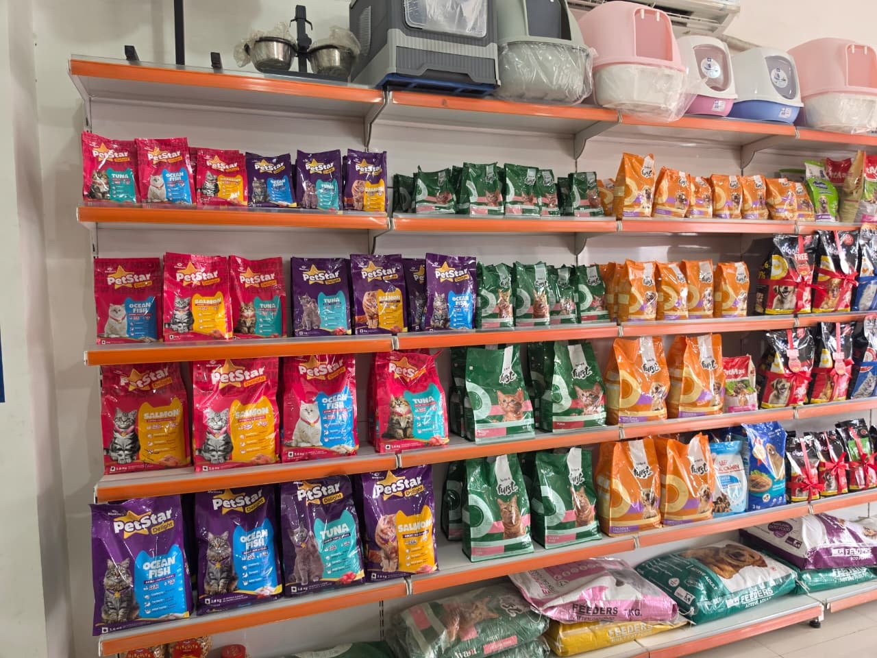 Dog food products at Happy Friends